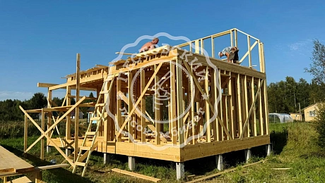 Приступили к строительству каркасного дома