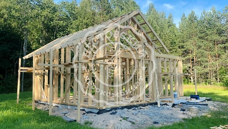 Приступили к строительству каркасного дома размером 8х9 м